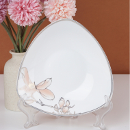 Bone china 7.5-inch triangular disc