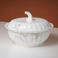 Bone china 9-inch pumpkin pot