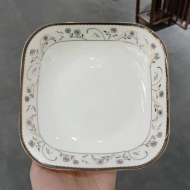 Bone china 8-inch square Ruyi plate